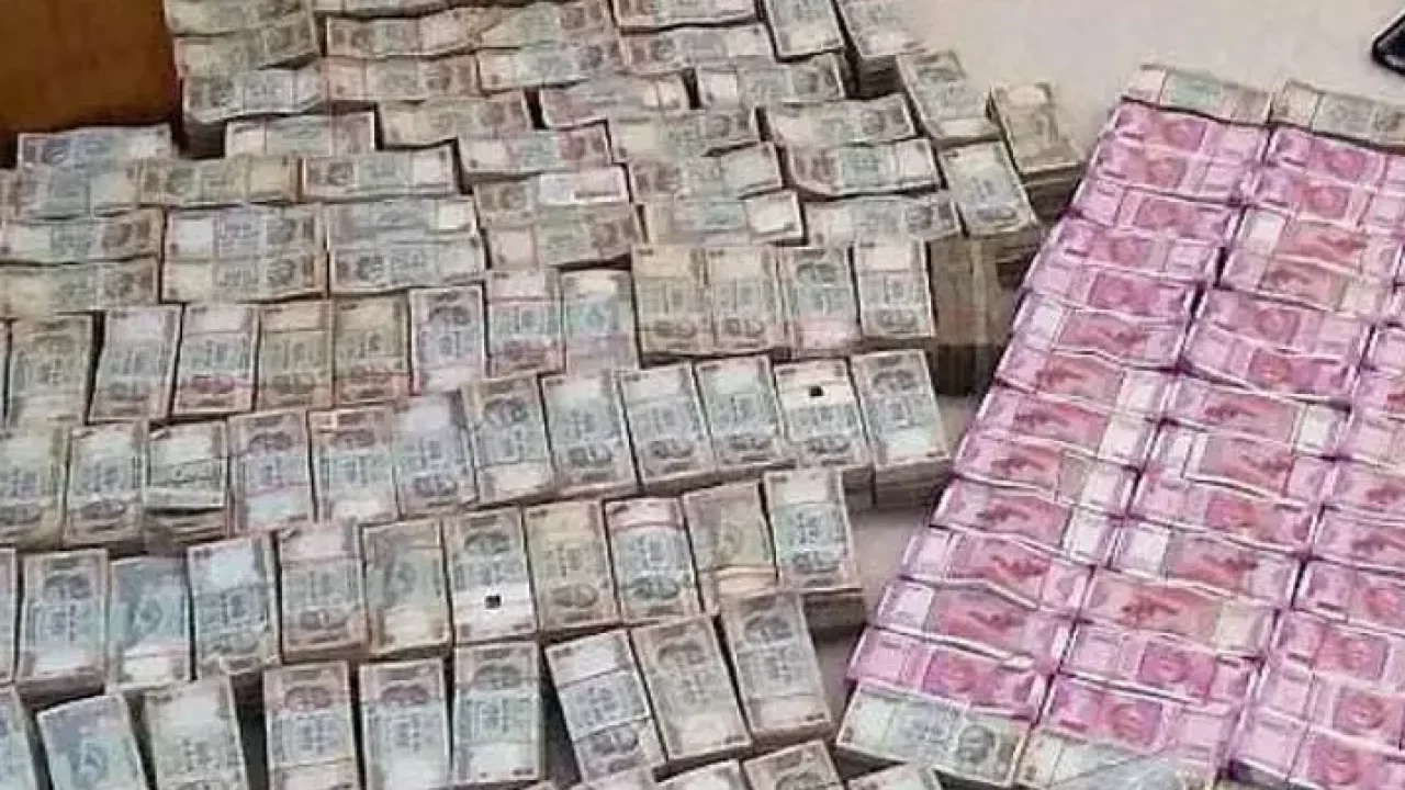 Kanpur IT Raid: Rs 150 Crore Recovered In IT Raid On Piyush Jain UP  Businessman