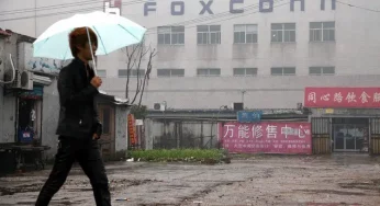 Droves of workers flee Covid-hit lockdown at China’s iPhone factory in Zhengzhou