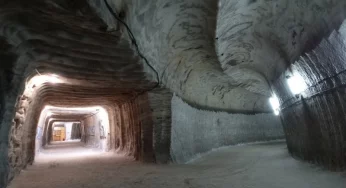 Battle rages for control of 200 km-long salt mine tunnels in eastern Ukraine