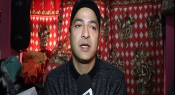 “Modi aayehain”: Young singer from Kashmir composes song praising PM