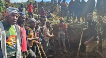 Around 2000 people feared buried in Papua New Guinea landslide