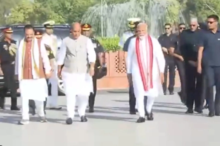 PM-elect Narendra Modi visits War Memorial ahead of swearing-in ceremony