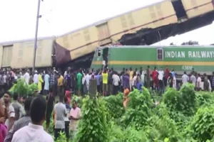 5 killed, several injured as goods train rams into Sealdah-bound Kanchenjunga Express in West Bengal’s Darjeeling