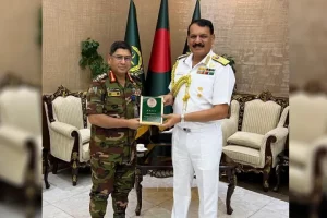 Indian Navy Chief Admiral Dinesh K Tripathi meets Bangladesh Army Chief in Dhaka