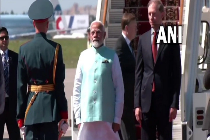 PM Narendra Modi arrives in Moscow, set to meet Russian President Putin today