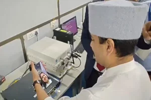 Union Minister Jyotiraditya Scindia showcases India’s technological prowess with successful 5G test and video call