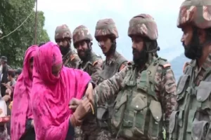 J-K: Women tie Rakhi to army personnel serving on LoC, celebrate Raksha Bandhan in Uri