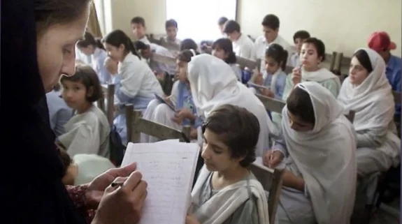 Pakistan: Teachers agitate over non-payment of salaries for eight months