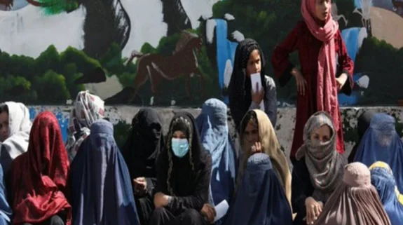 Afghanistan: Taliban orders all NGOs to stop employing women or face closure