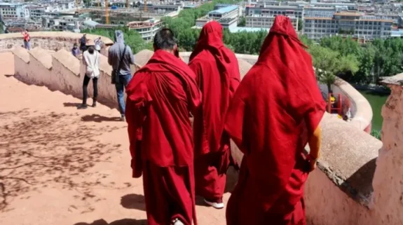 China deploys hundreds of troops to Larung Gar, intensifies religious crackdown in Tibet