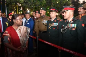 President Murmu pays homage to soilders on Vijay Diwas