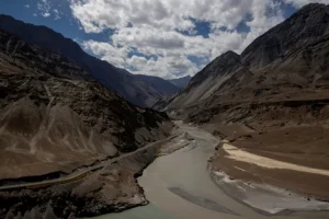 Sindh lawyers to launch long march against Indus River Canals project