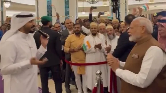 ‘Ae Watan…’ resonates in Saudi Arabia as PM arrives in Jeddah